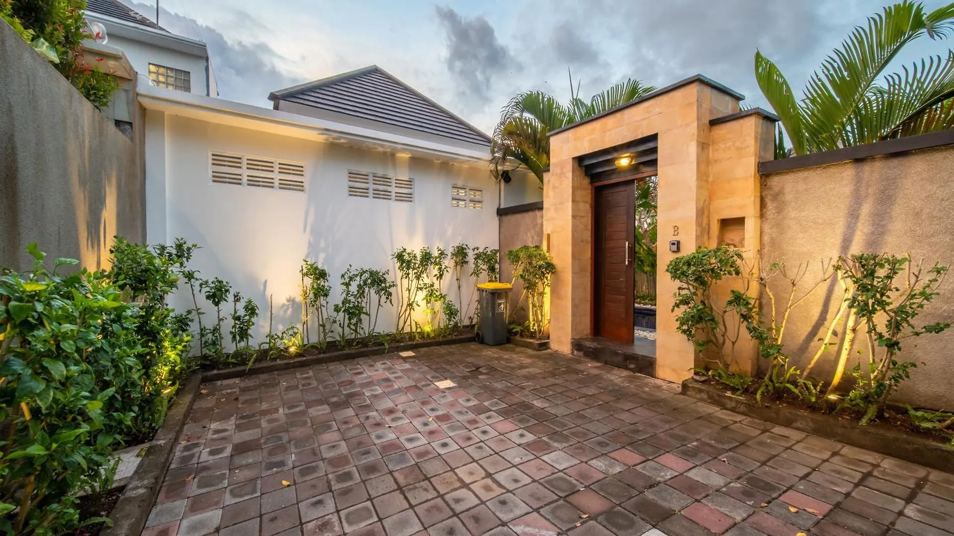 Arts Biyu Villa Two-Bedroom With Private Pool Kuta Seminyak  Seminyak (Bali)