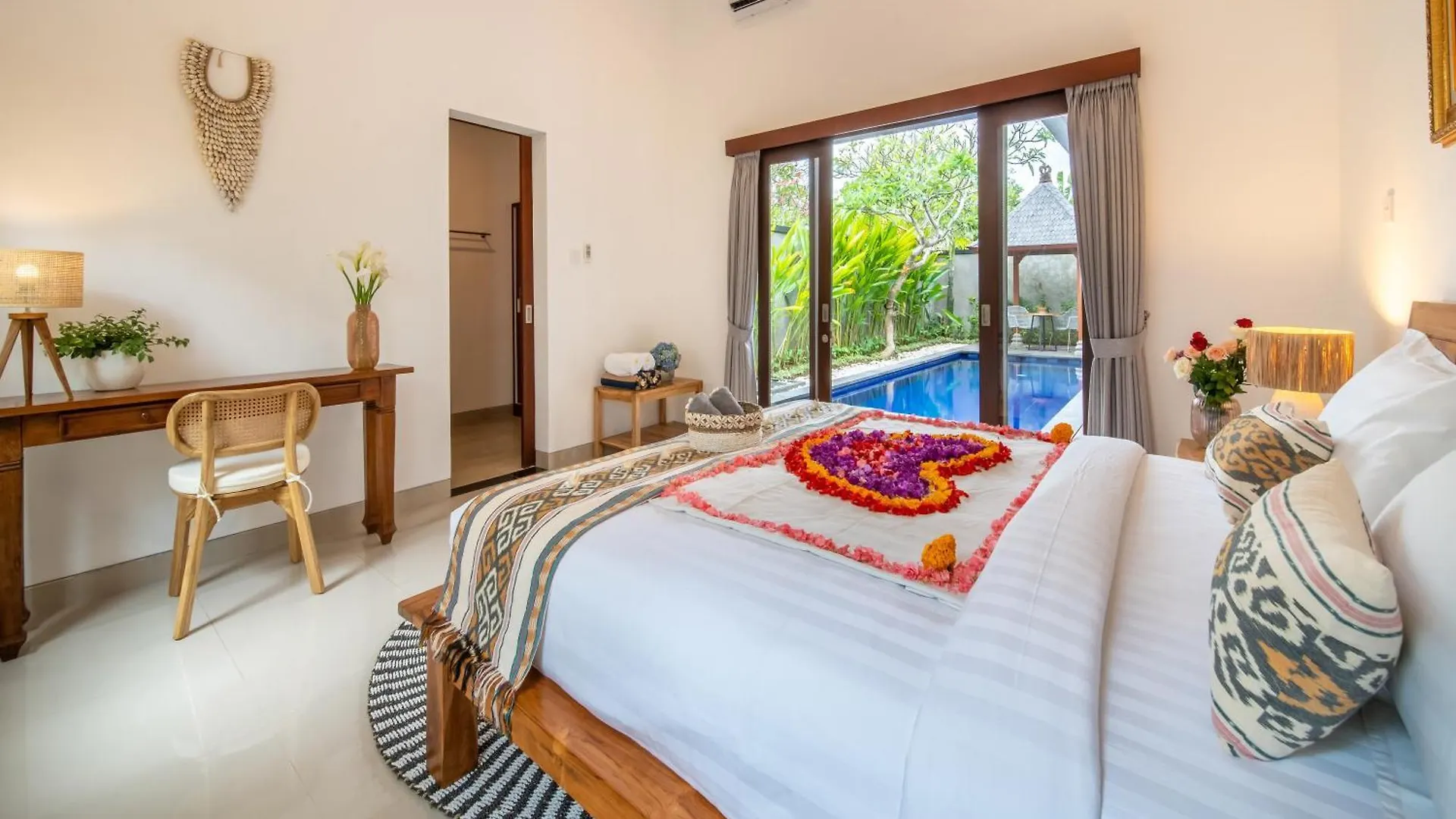 Arts Biyu Villa Two-Bedroom With Private Pool Kuta Seminyak